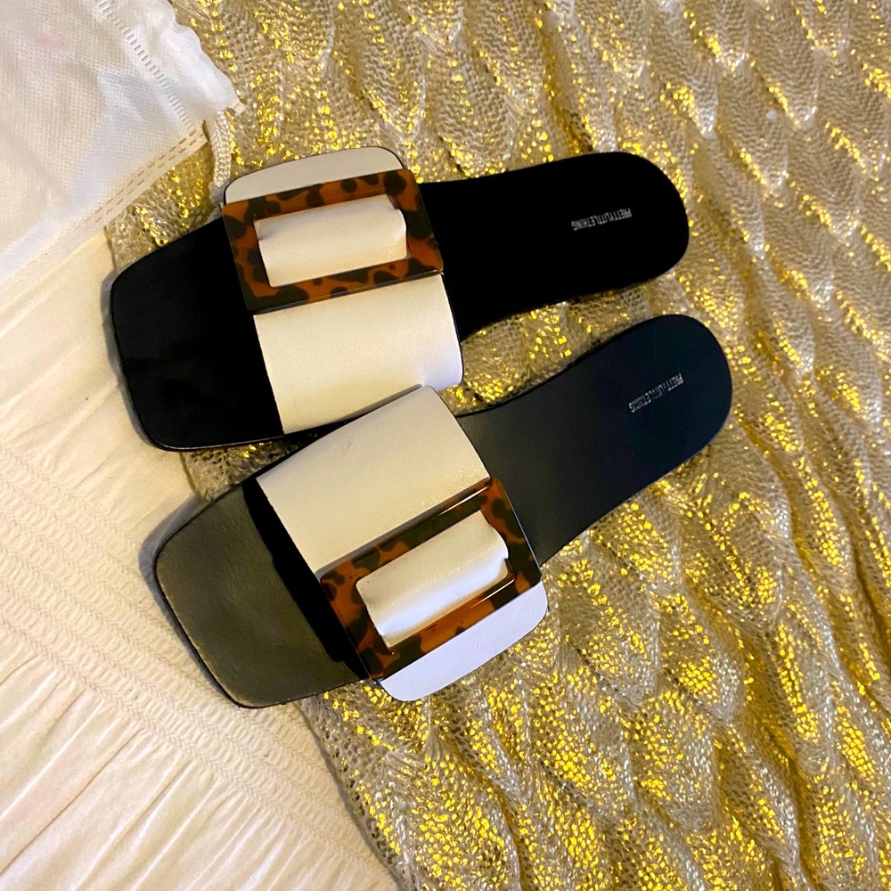 Pretty little thing shoes sz38 new